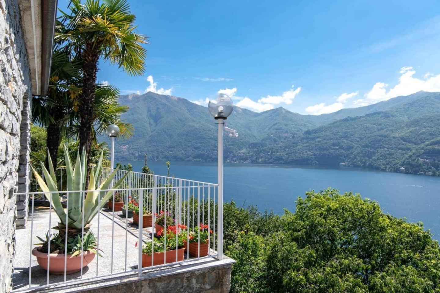 Villa Fantastica Carate Urio Exterior photo